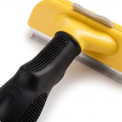 Pet Deshedding Brush – Medium